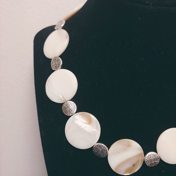 Natural Shell Lentil Toggle Necklace - Picture 4 of 5